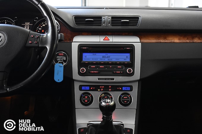 VOLKSWAGEN Passat 2.0 TDI DPF Var. Highline